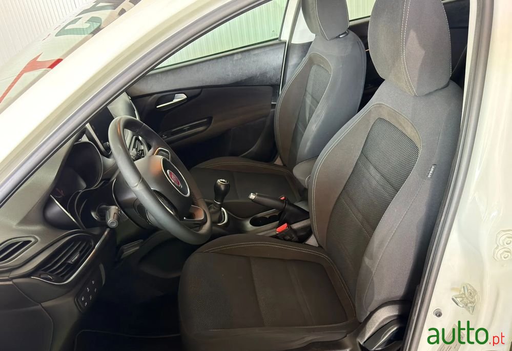 2019' Fiat Tipo 1.3 M-Jet Sport photo #6