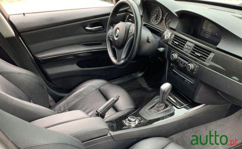 2008' BMW 320 Touring photo #3