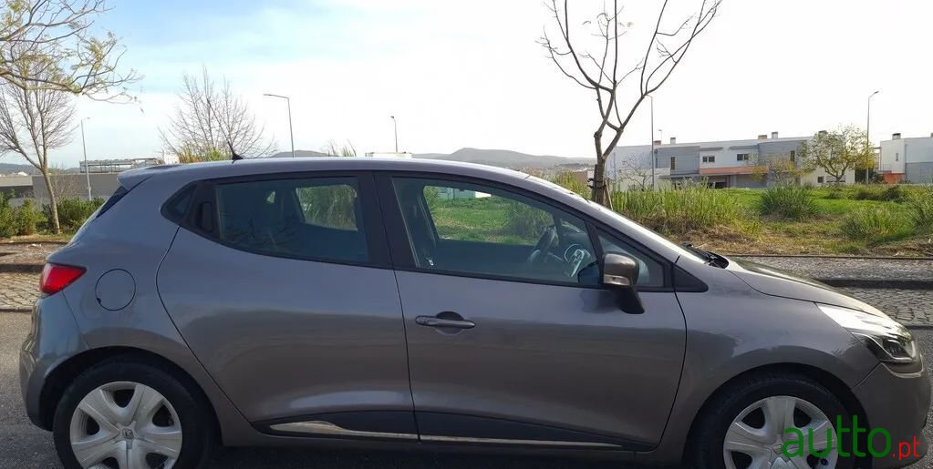 2014' Renault Clio photo #5