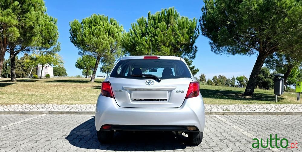 2015' Toyota Yaris photo #5