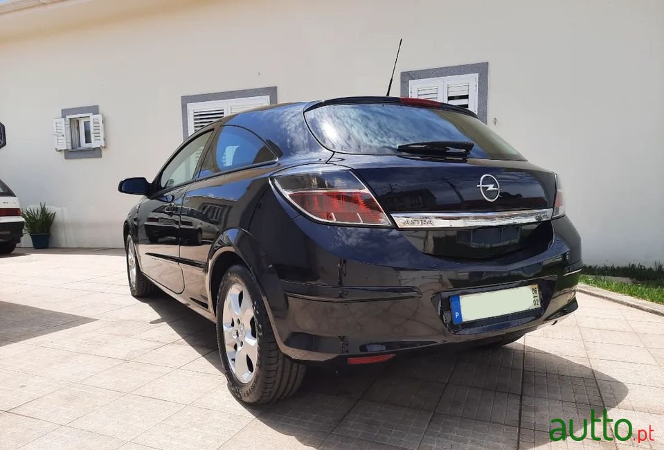 2006' Opel Astra Gtc photo #6