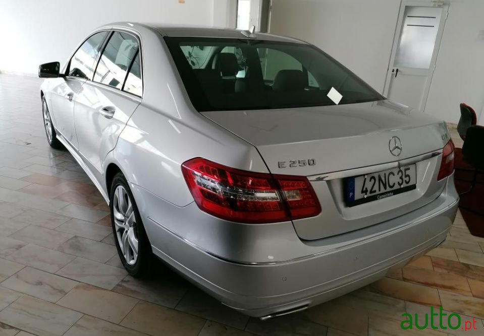 2012' Mercedes-Benz E-250 photo #4