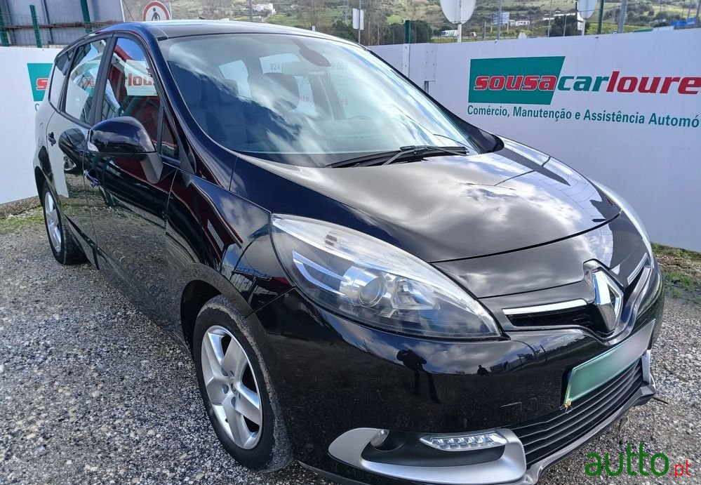 2013' Renault Grand Scenic photo #3