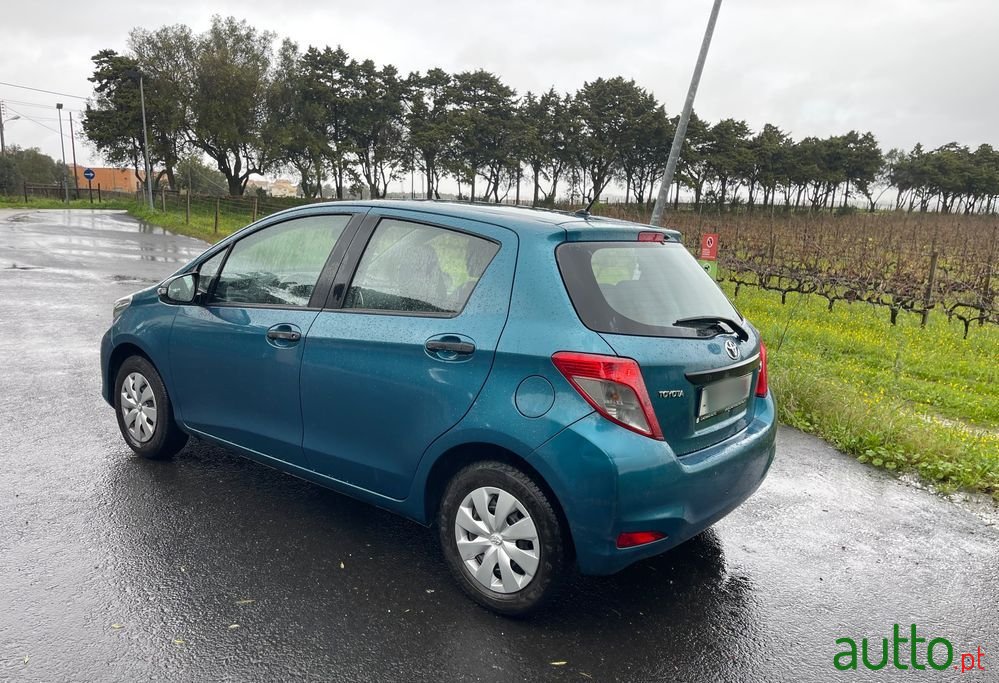 2013' Toyota Yaris photo #4