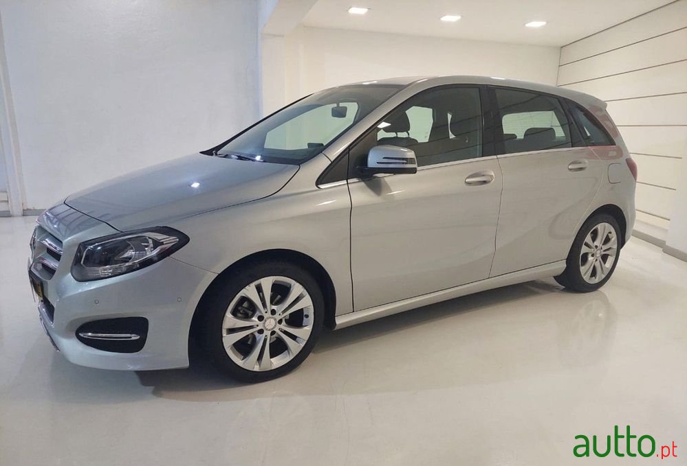 2015' Mercedes-Benz Classe B Cdi Urban photo #4