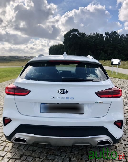 2021' Kia XCeed photo #4