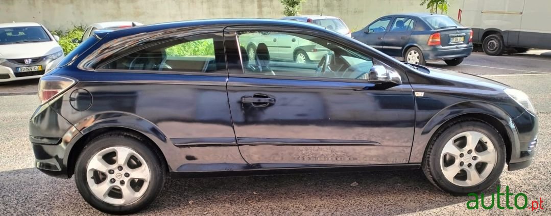 2006' Opel Astra Gtc photo #5