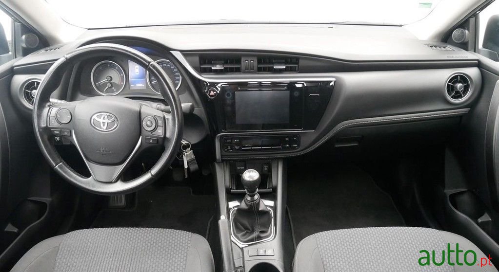 2017' Toyota Corolla photo #5