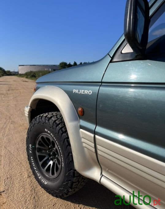 1994' Mitsubishi Pajero photo #4