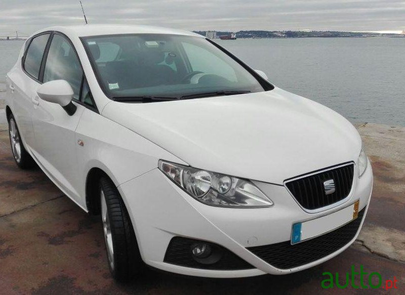 2009' SEAT Ibiza 1.6 Tdi  25 Anos photo #1