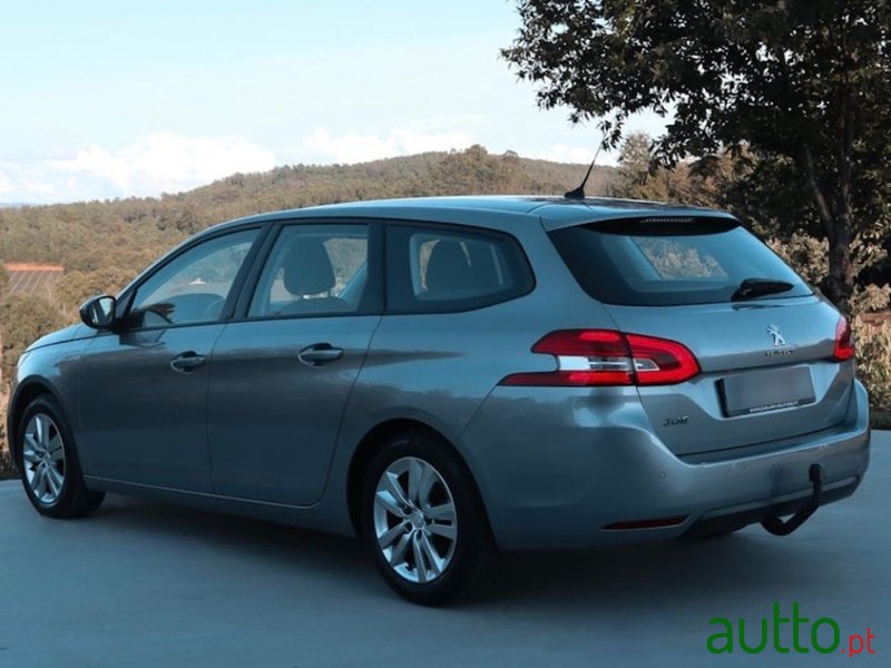 2018' Peugeot 308 Sw photo #2