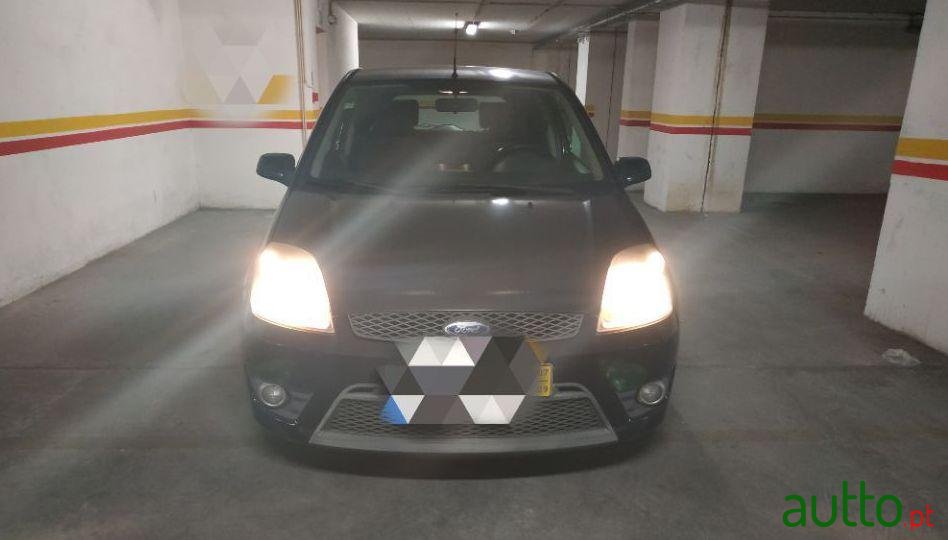 2007' Ford Fiesta photo #2