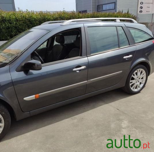 2002' Renault Laguna Break photo #2
