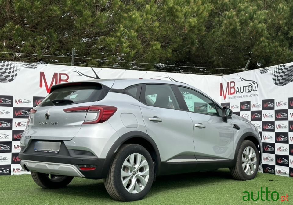 2020' Renault Captur photo #5