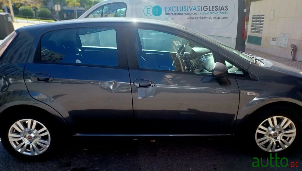 2014' Fiat Punto photo #4