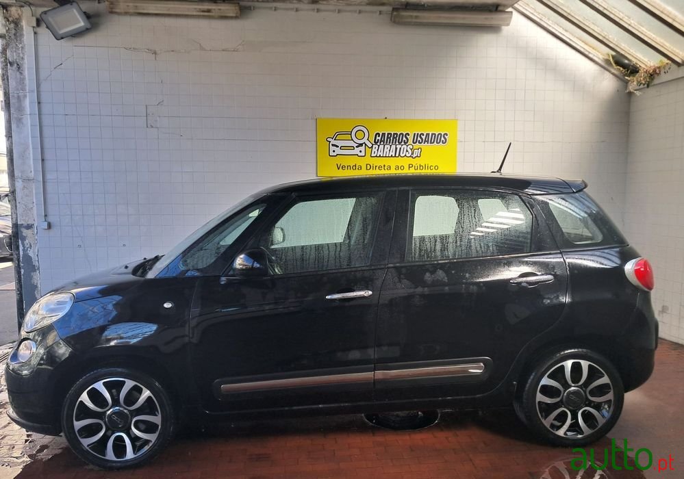 2014' Fiat 500L photo #2