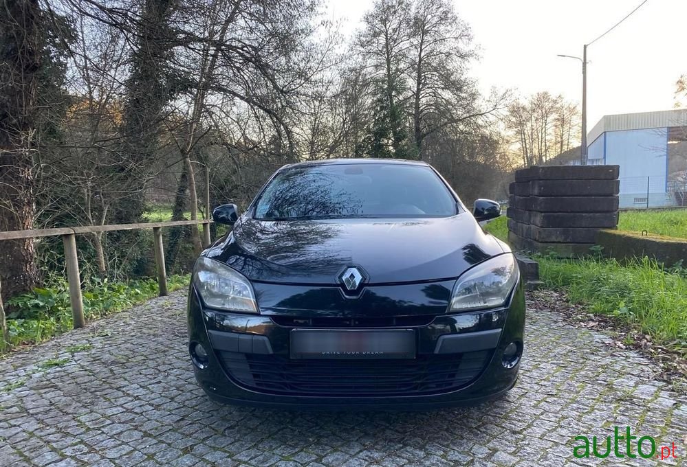 2009' Renault Megane photo #4