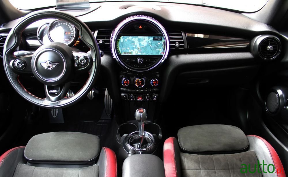 2017' MINI John Cooper Works 3 Portas photo #5