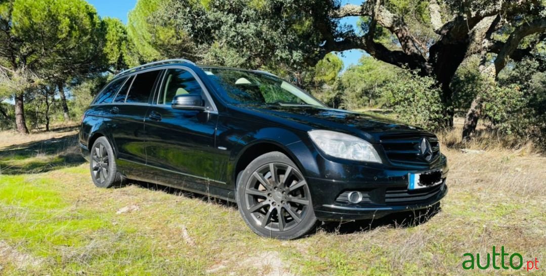 2010' Mercedes-Benz C-220 photo #2