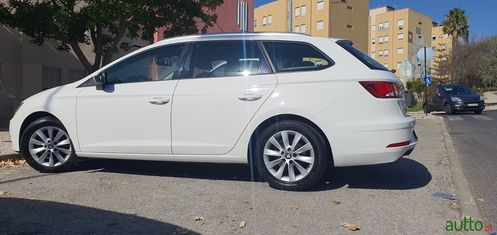 2020' SEAT Leon photo #4