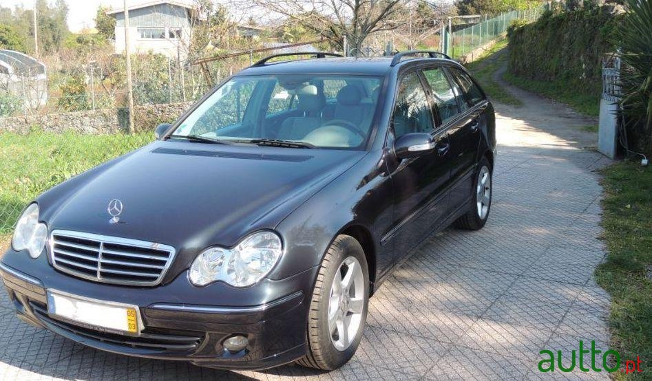 2005' Mercedes-Benz C-220 Cdi Avantgarde photo #2