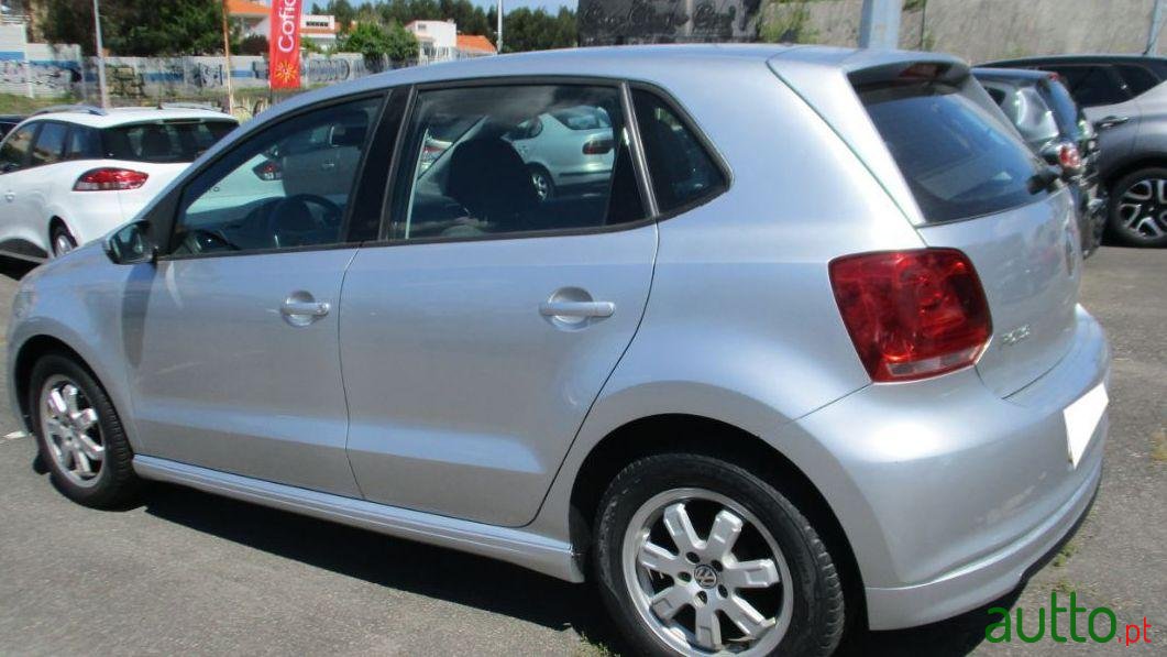 2011' Volkswagen Polo 1.2 Tdi Bluemotion photo #1