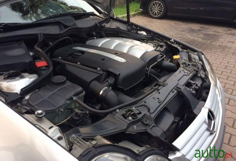 2001' Mercedes-Benz C-220 Spor Coupe photo #3