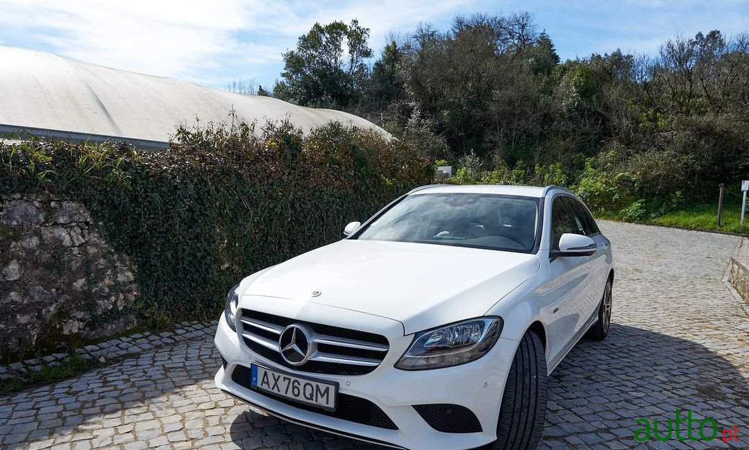 2020' Mercedes-Benz C-300 photo #5