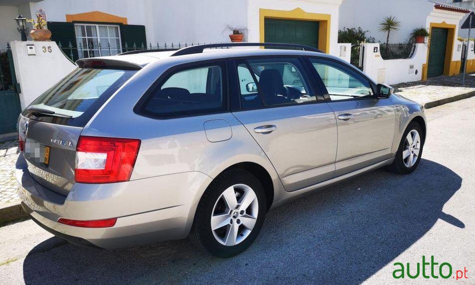 2015' Skoda Octavia Break photo #4