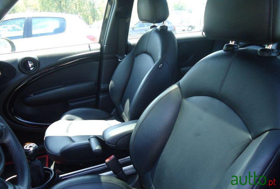 2013' MINI Countryman Cooper D photo #4