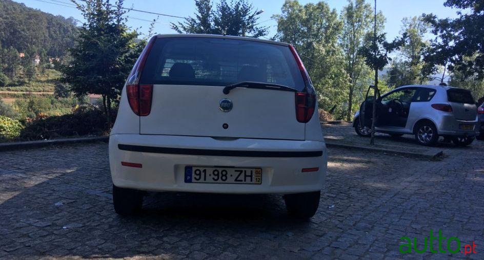 2005' Fiat Punto photo #2