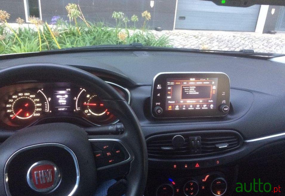 2016' Fiat Tipo photo #2