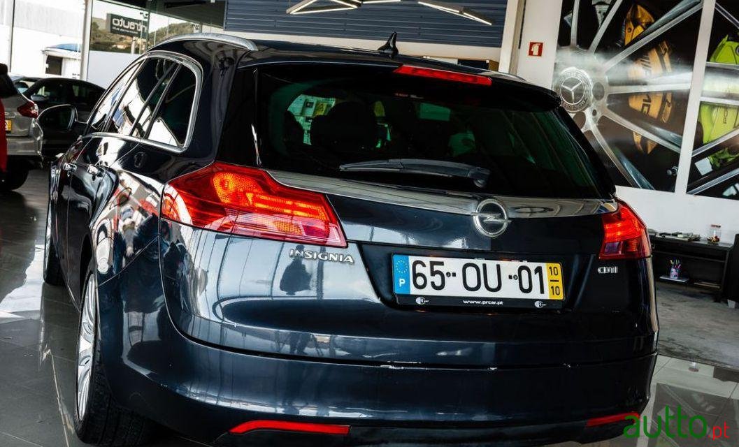 2010' Opel Insignia Sports Tourer photo #2