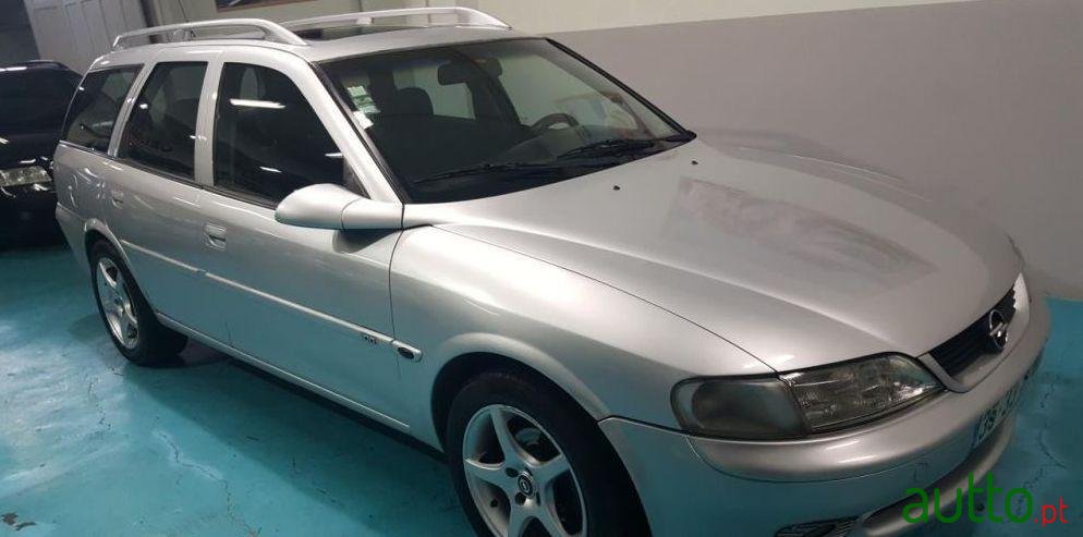 1998' Opel Vectra-Caravan 2.0 Tdi Cd photo #2