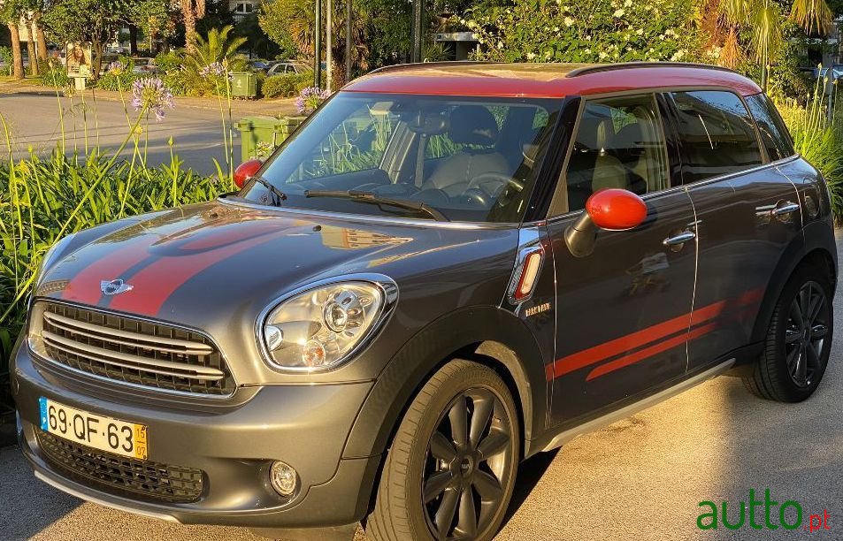 2015' MINI Countryman Ver-Cooper-D photo #2