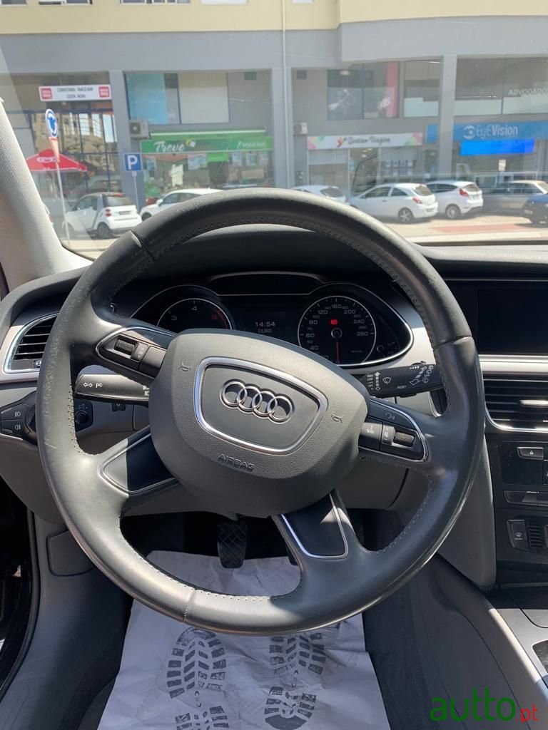 2012' Audi A4 photo #6