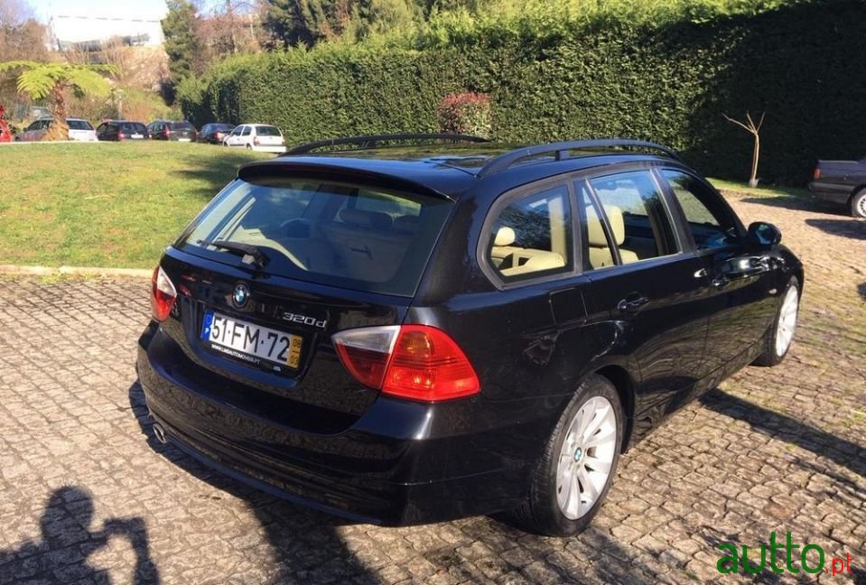 2008' BMW 320 photo #4