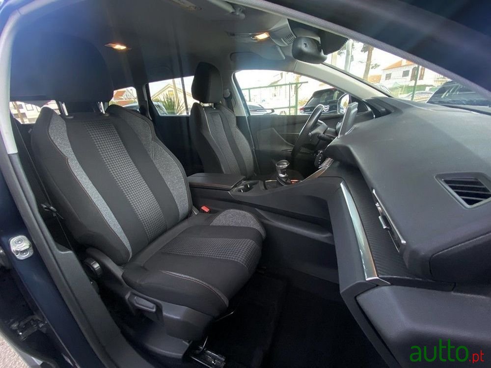 2018' Peugeot 5008 1.5 Bluehdi Active photo #5