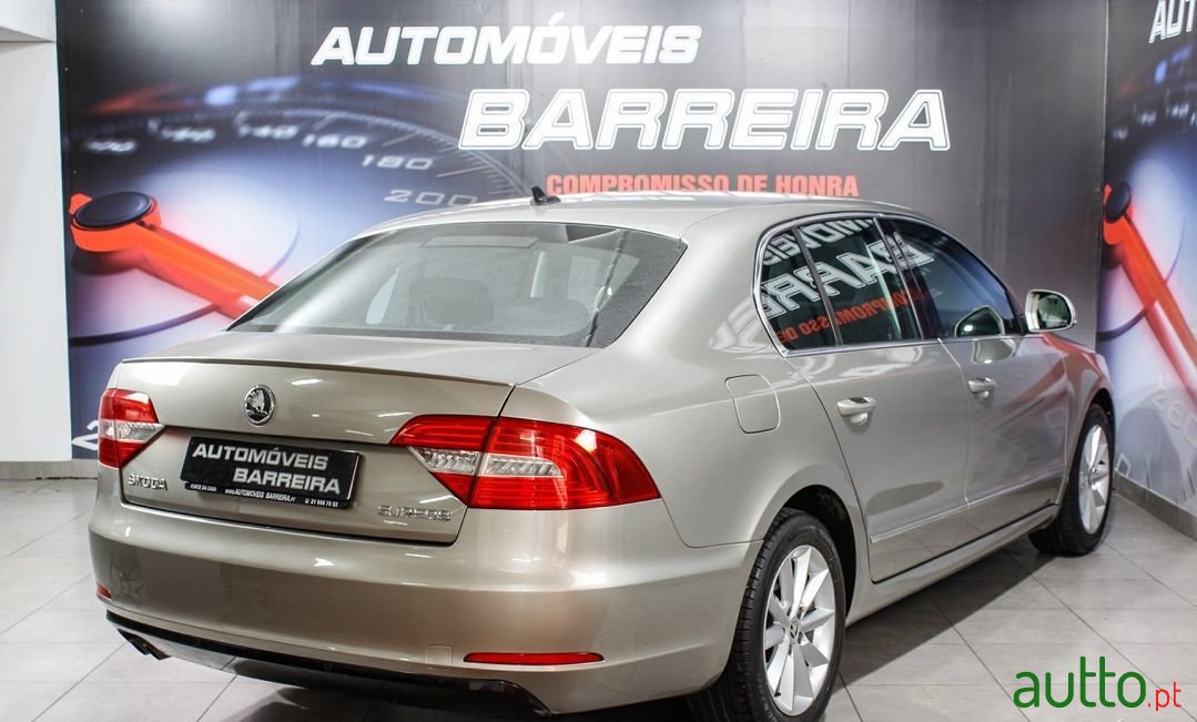 2014' Skoda Superb photo #4