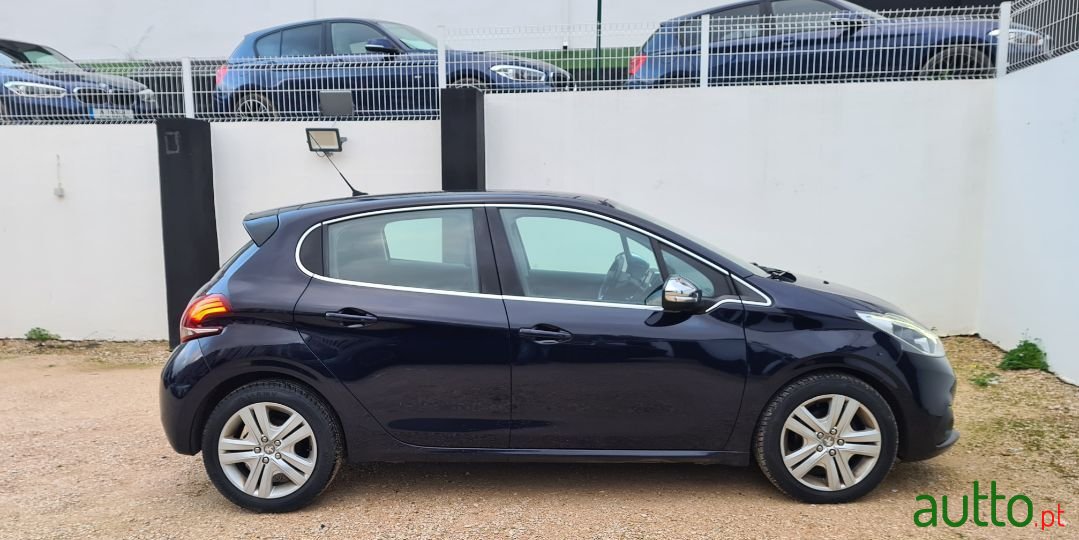 2018' Peugeot 208 photo #3