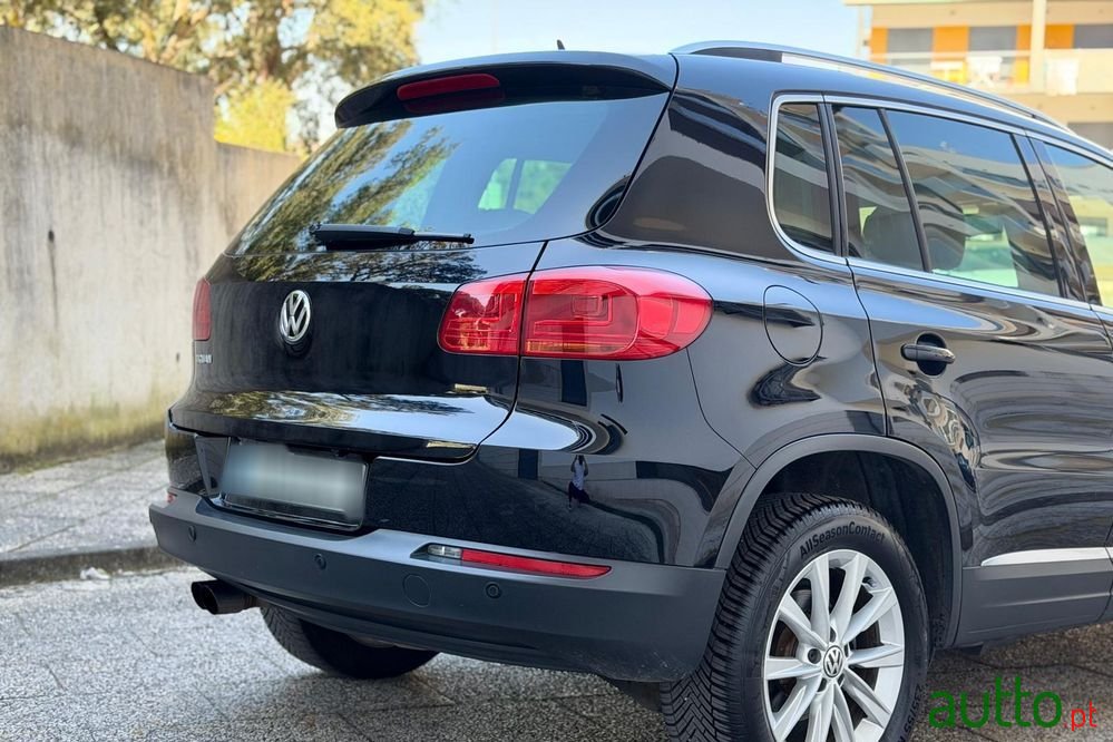 2011' Volkswagen Tiguan photo #4