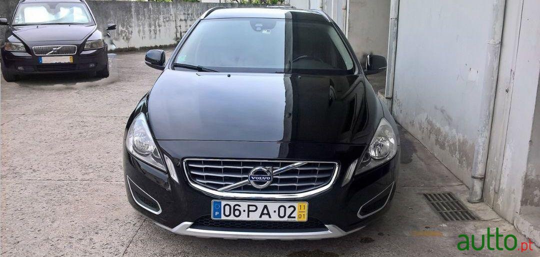 2011' Volvo V60 D5 2.4 205Cv Summum photo #2