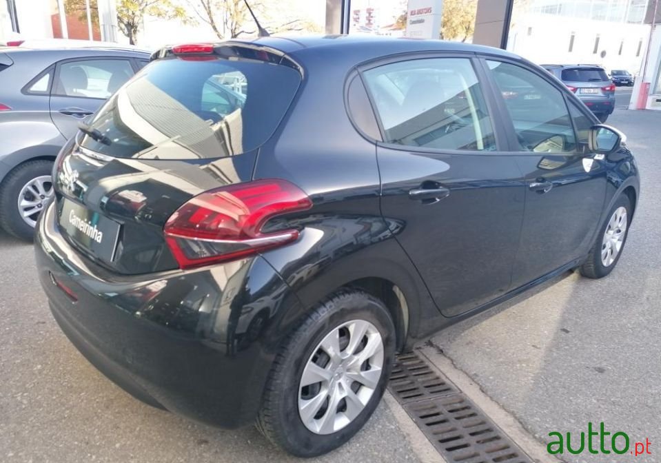 2017' Peugeot 208 photo #2