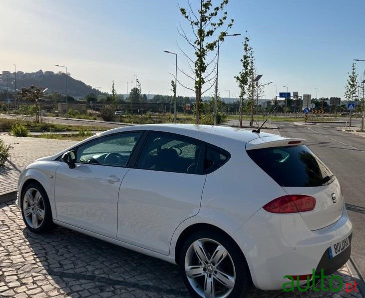 2010' SEAT Leon photo #5