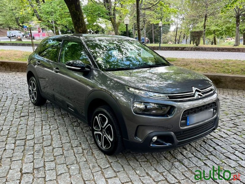 2020' Citroen C4 photo #2