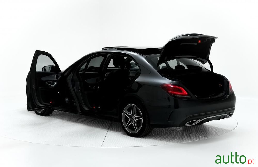 2021' Mercedes-Benz Classe C De Amg Line photo #5