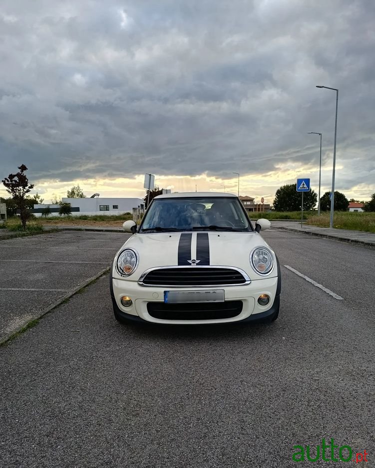 2011' MINI Coupé Cooper Sd photo #5