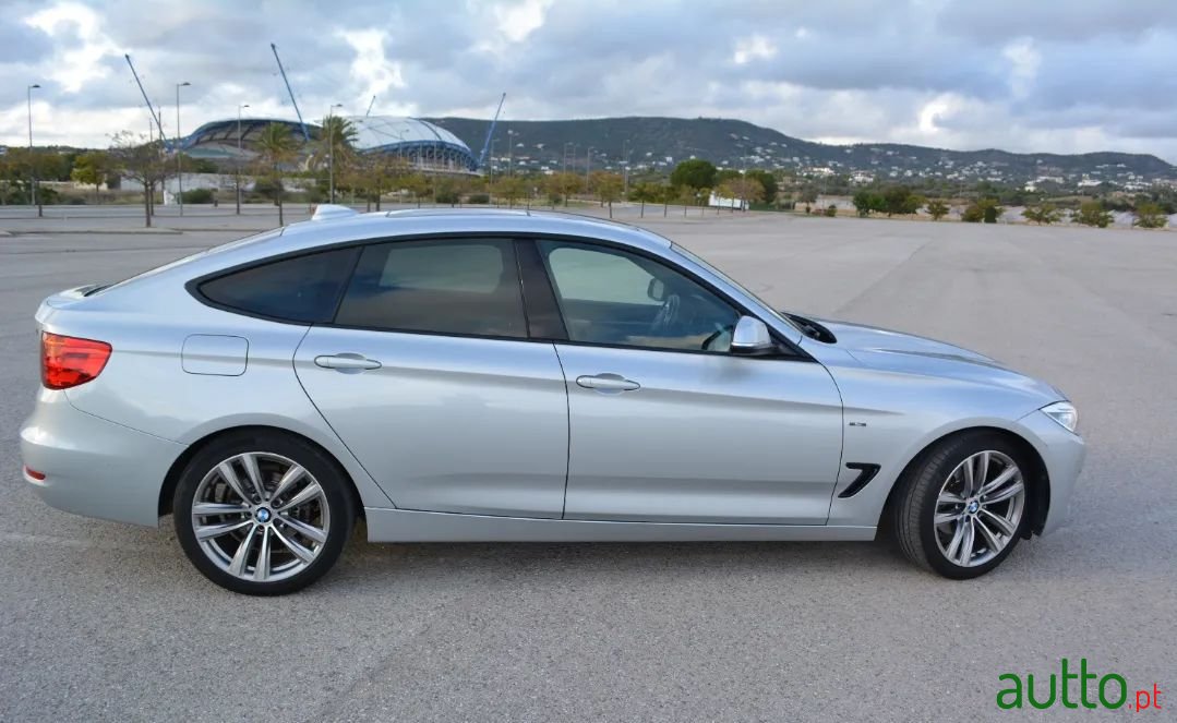2014' BMW 320 Gran Turismo photo #5
