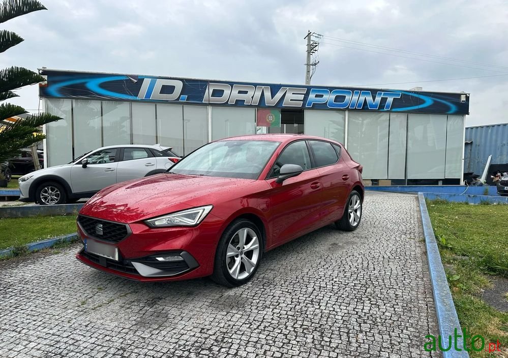 2021' SEAT Leon photo #1