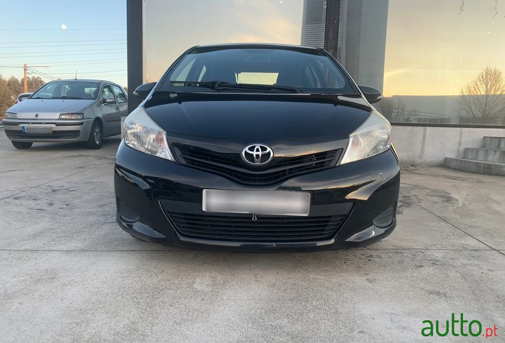 2011' Toyota Yaris 1.4 D-4D photo #2